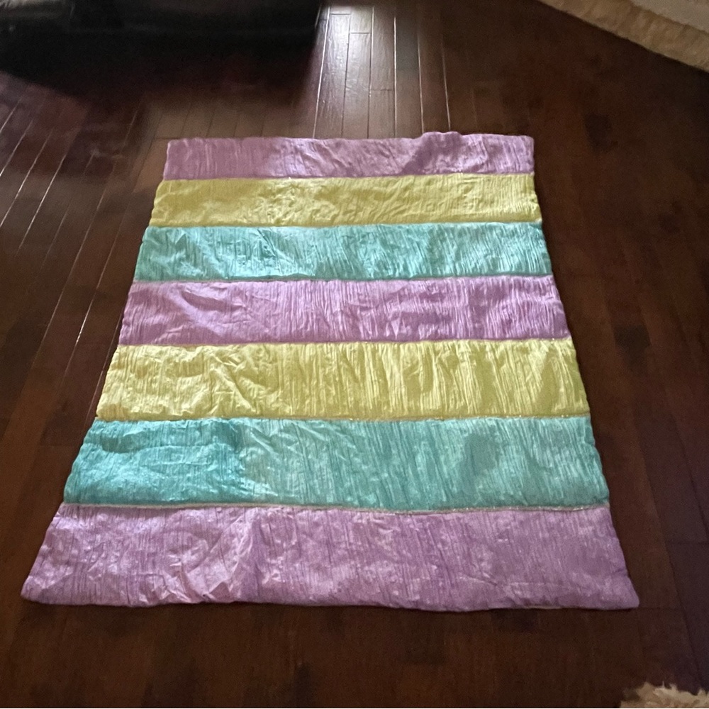Beautiful, twin size bedspread, 80” x 66” Pastel colors
